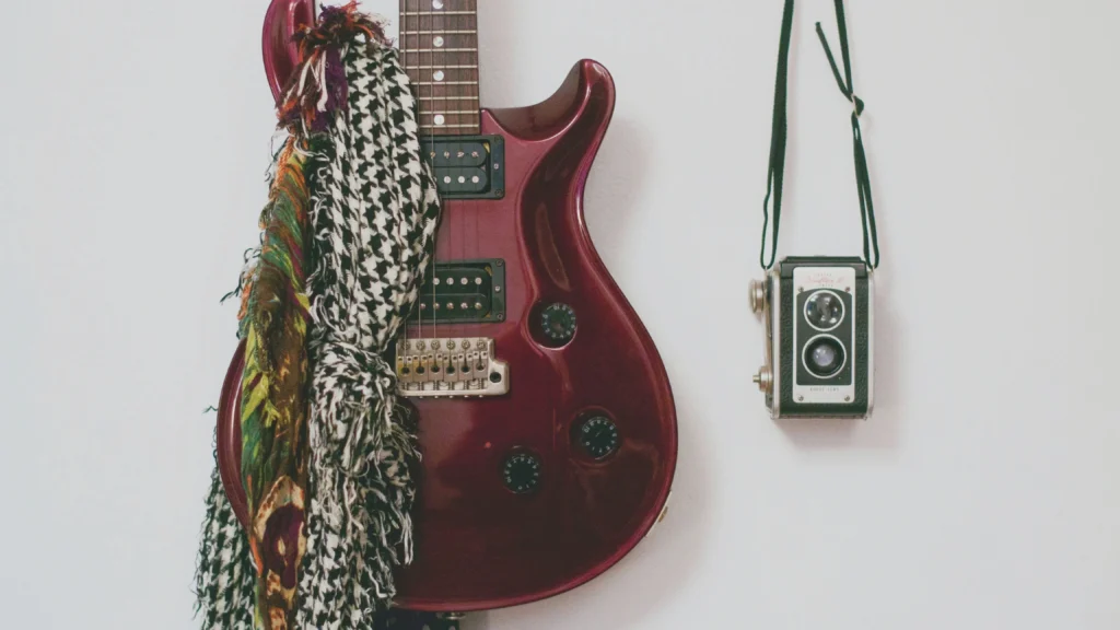 how-to-hang-a-guitar-on-the-wall
