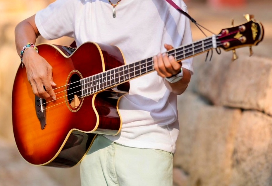 How to clean your acoustic bass guitar